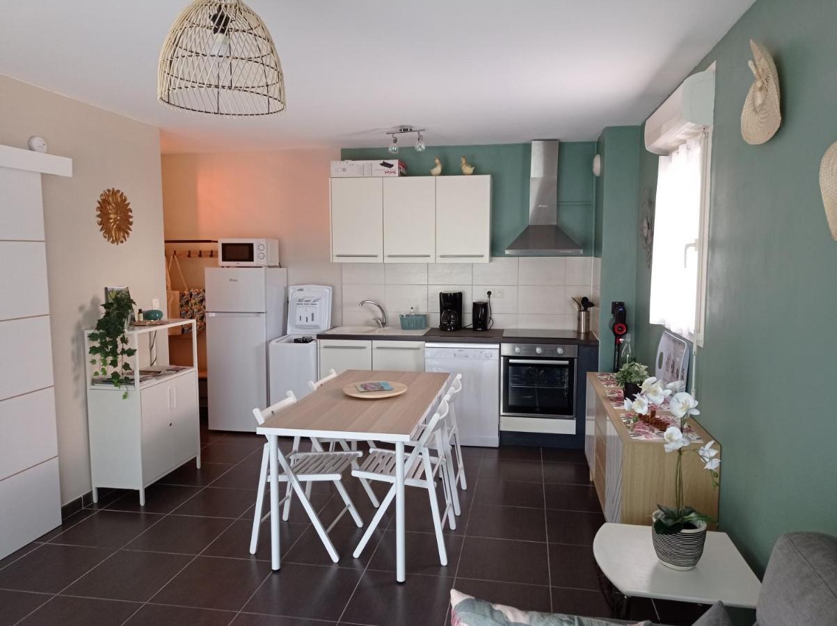 Appartement T2 avec Terrasse, Parking et Clim - LE SOLEIL DU LUBERON à LʼIsle-sur-la-Sorgue Extérieur photo