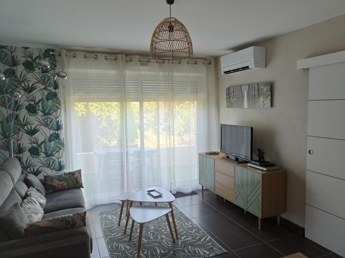 Appartement T2 avec Terrasse, Parking et Clim - LE SOLEIL DU LUBERON à LʼIsle-sur-la-Sorgue Extérieur photo